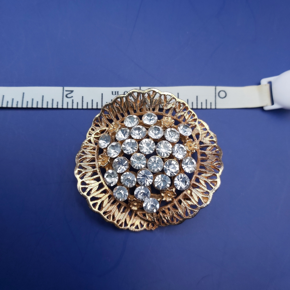 ๐ฐ Coro Gold and Silver Rhinestone Brooch - Picture 5 of 5